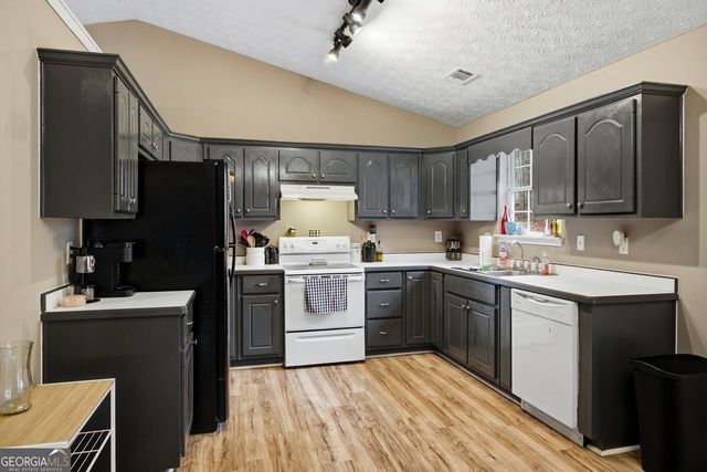 170 Hunters Trace, Covington, GA 30014