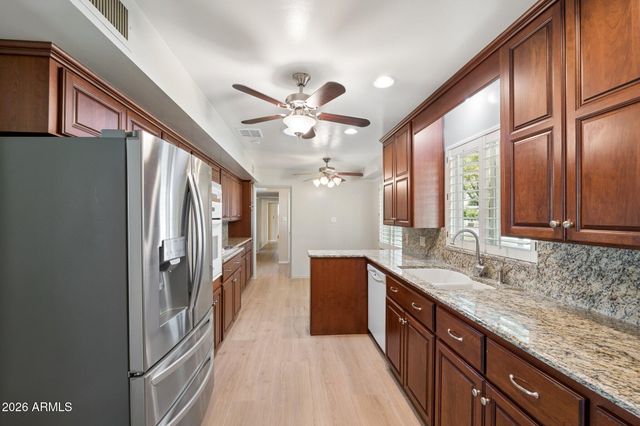 4902 E OSBORN Road, Phoenix, AZ 85018