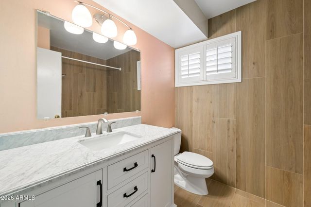 4902 E OSBORN Road, Phoenix, AZ 85018