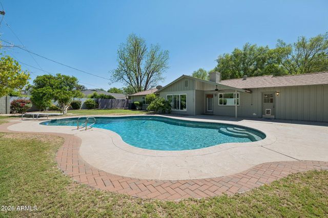 4902 E OSBORN Road, Phoenix, AZ 85018