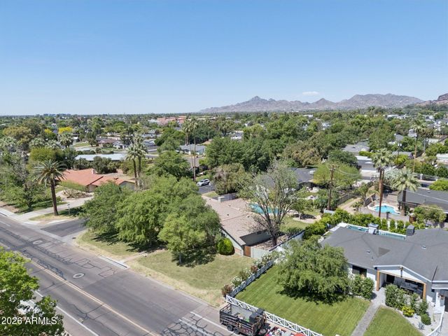4902 E OSBORN Road, Phoenix, AZ 85018