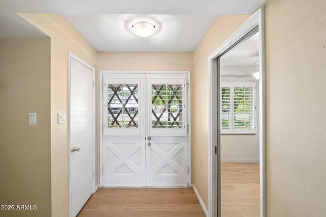 4902 E OSBORN Road, Phoenix, AZ 85018