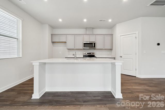 2941 31st Street Lane NE, Hickory, NC 28601