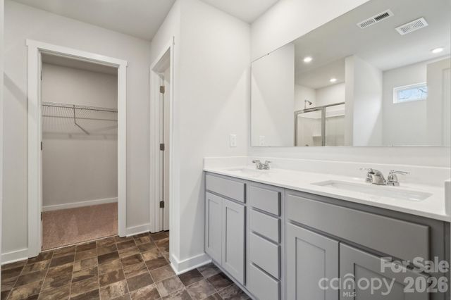 2941 31st Street Lane NE, Hickory, NC 28601