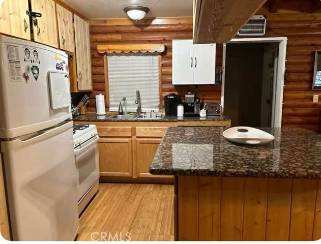 646 Mountain View Avenue, Wrightwood, CA 92397