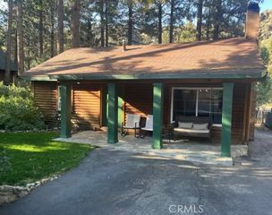 646 Mountain View Avenue, Wrightwood, CA 92397