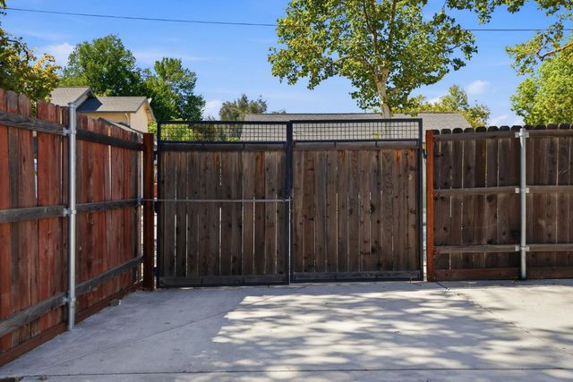 149 Birch St, Roseville, CA 95678