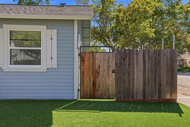 149 Birch St, Roseville, CA 95678