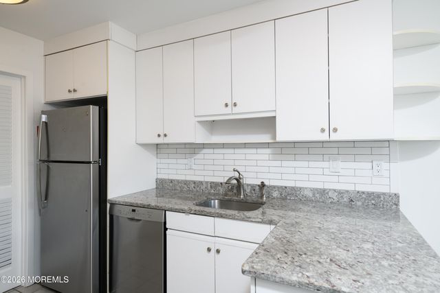 11 Ann Court, Tinton Falls, NJ 07724