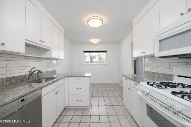 11 Ann Court, Tinton Falls, NJ 07724