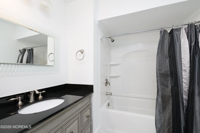 11 Ann Court, Tinton Falls, NJ 07724