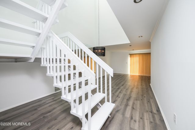 11 Ann Court, Tinton Falls, NJ 07724