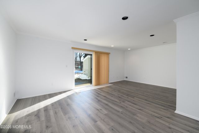 11 Ann Court, Tinton Falls, NJ 07724