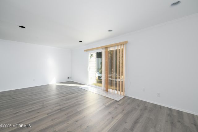 11 Ann Court, Tinton Falls, NJ 07724