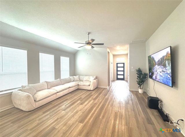 1937 Edelweiss, New Braunfels, TX 78130