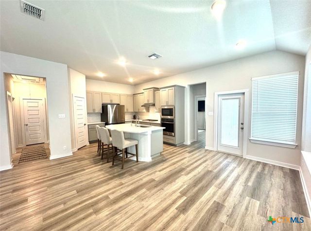 1937 Edelweiss, New Braunfels, TX 78130