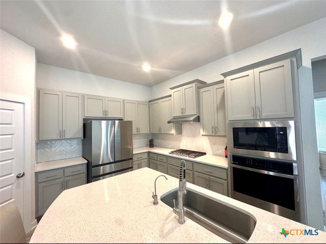 1937 Edelweiss, New Braunfels, TX 78130