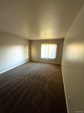 2266 Heritage Pointe Drive, Sterling Heights, MI 48314