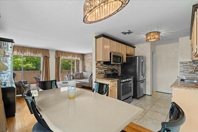 1100 Saint Aubin Place, Detroit, MI 48207