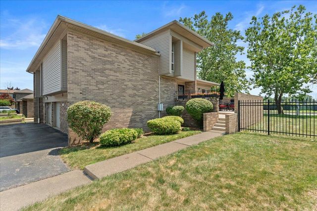 1100 Saint Aubin Place, Detroit, MI 48207