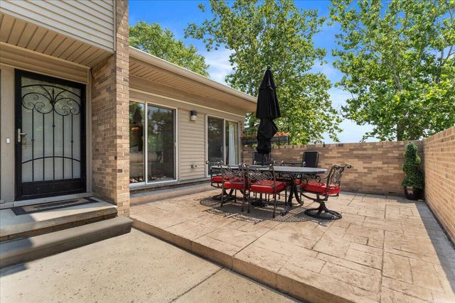 1100 Saint Aubin Place, Detroit, MI 48207