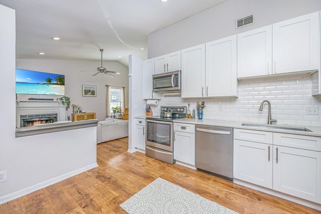 995 Oakcrest Drive, Charleston, SC 29412