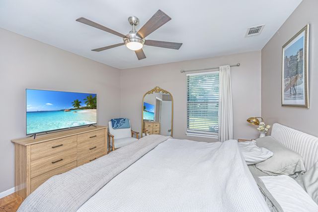 995 Oakcrest Drive, Charleston, SC 29412