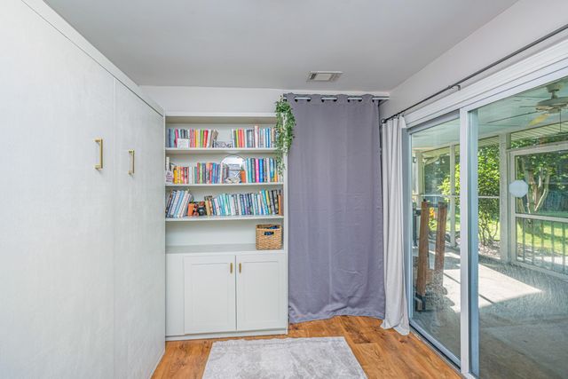 995 Oakcrest Drive, Charleston, SC 29412