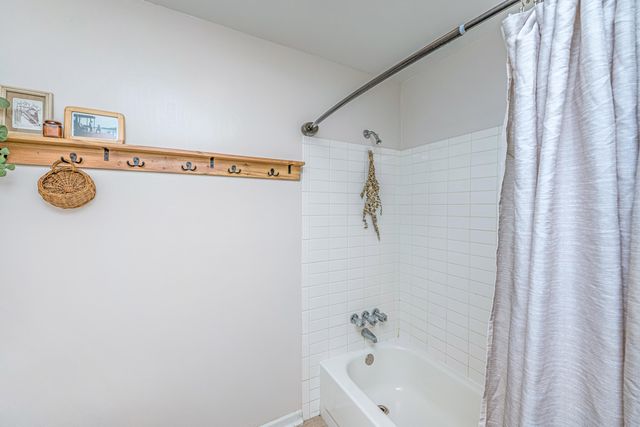 995 Oakcrest Drive, Charleston, SC 29412
