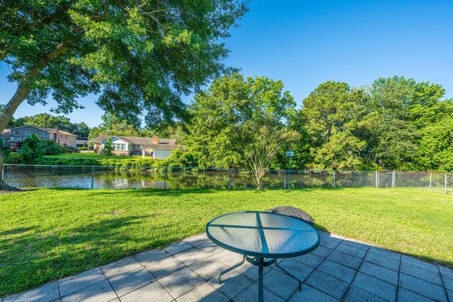 995 Oakcrest Drive, Charleston, SC 29412