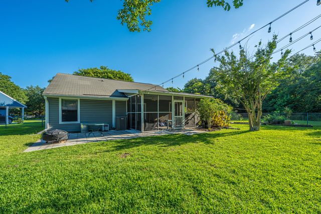 995 Oakcrest Drive, Charleston, SC 29412