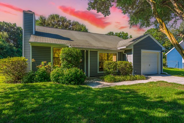 995 Oakcrest Drive, Charleston, SC 29412