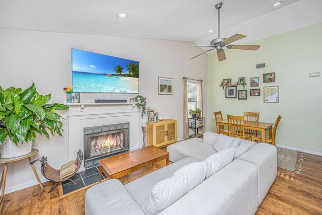 995 Oakcrest Drive, Charleston, SC 29412
