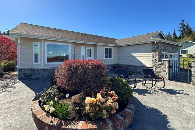 31 Topaz Way, Sequim, WA 98382