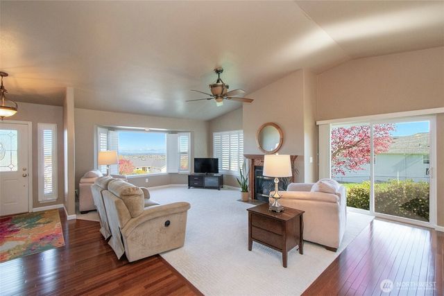 31 Topaz Way, Sequim, WA 98382