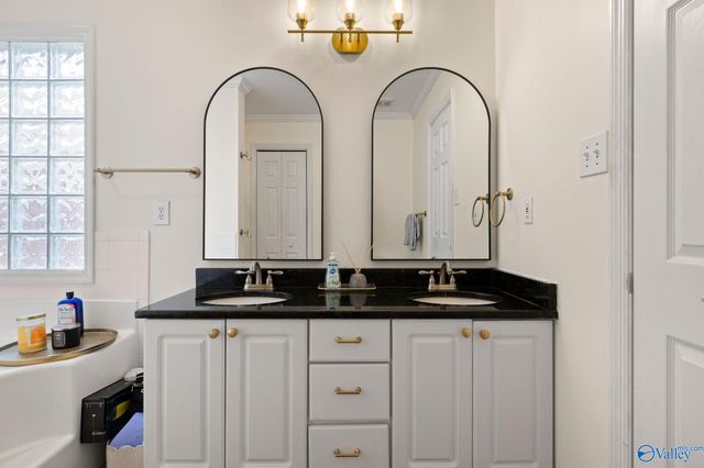 1611 Stone River Place, Decatur, AL 35603