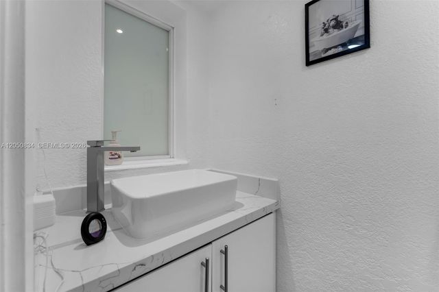 9958 SW 88th St 522-5, Miami, FL 33176