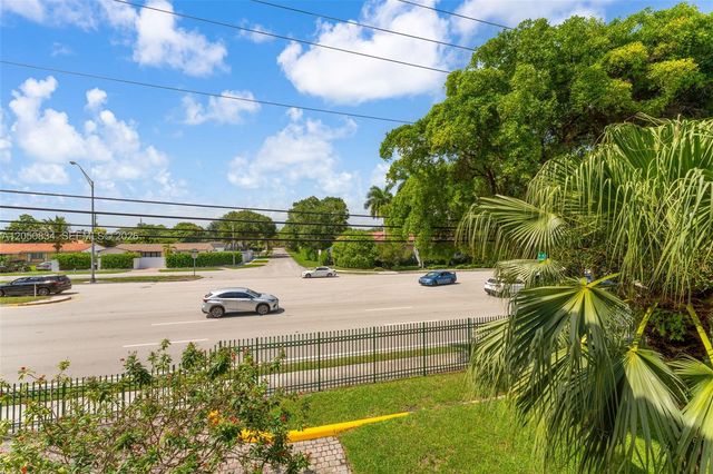 9958 SW 88th St 522-5, Miami, FL 33176