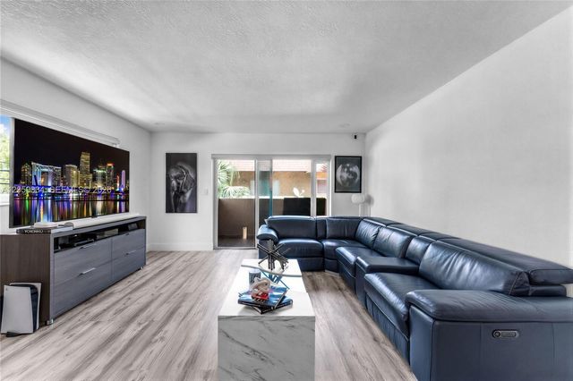 9958 SW 88th St 522-5, Miami, FL 33176