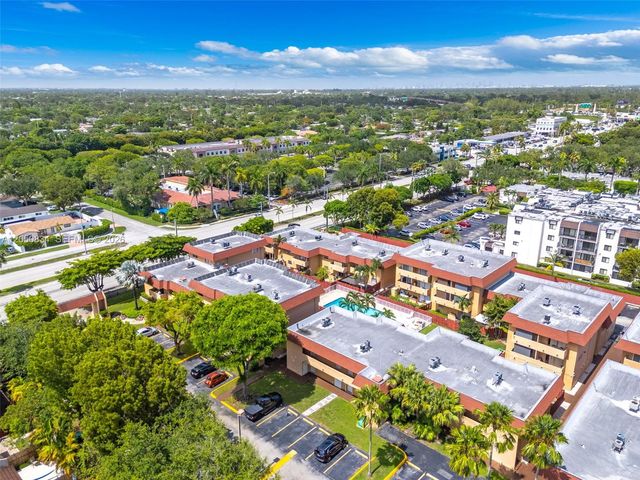 9958 SW 88th St 522-5, Miami, FL 33176