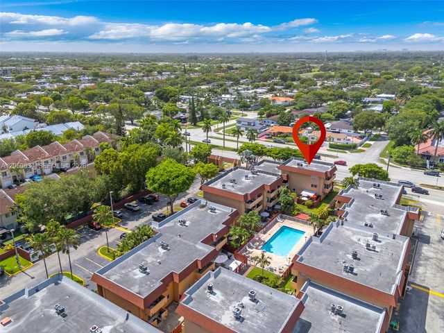 9958 SW 88th St 522-5, Miami, FL 33176