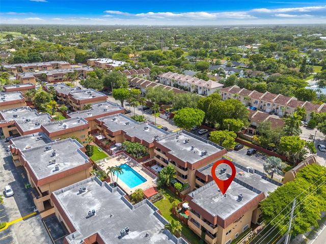 9958 SW 88th St 522-5, Miami, FL 33176
