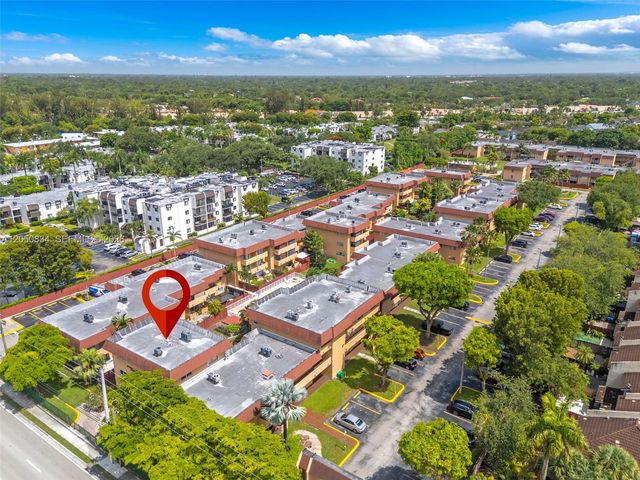 9958 SW 88th St 522-5, Miami, FL 33176