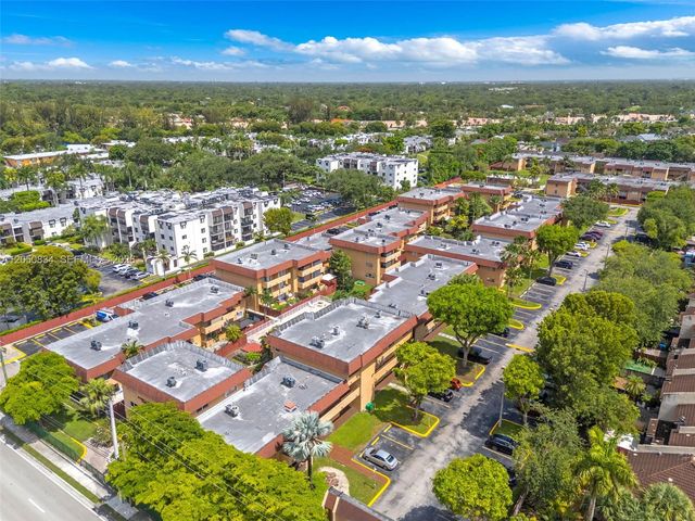 9958 SW 88th St 522-5, Miami, FL 33176