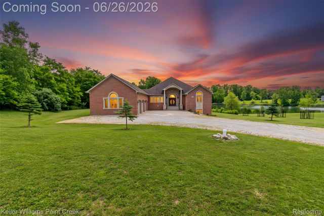 2400 Inwood Road, Washington Township, MI 48095