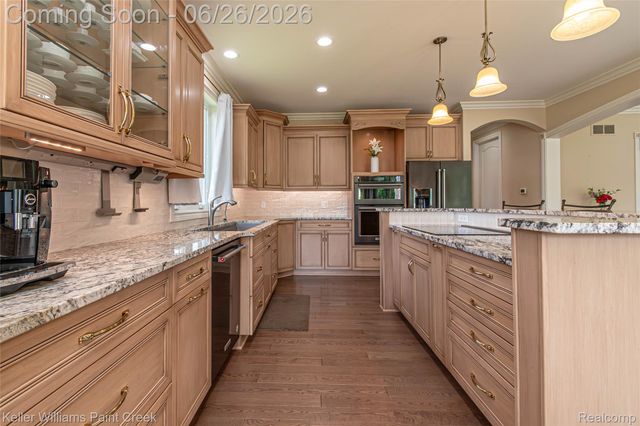 2400 Inwood Road, Washington Township, MI 48095