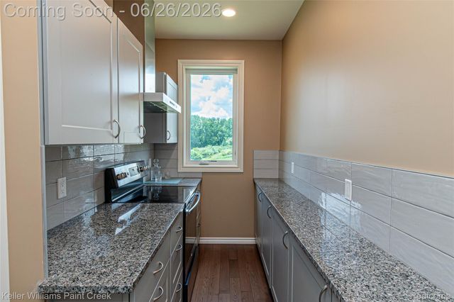 2400 Inwood Road, Washington Township, MI 48095