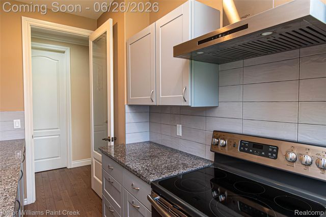 2400 Inwood Road, Washington Township, MI 48095