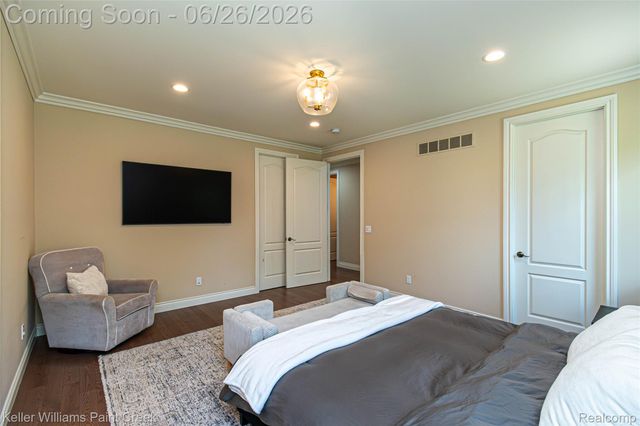 2400 Inwood Road, Washington Township, MI 48095