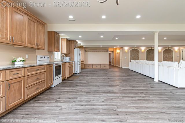 2400 Inwood Road, Washington Township, MI 48095